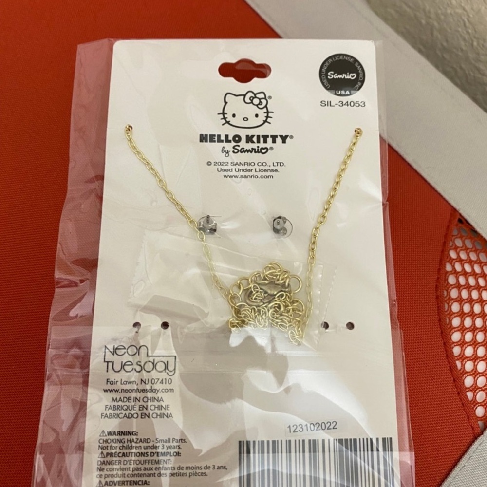 Hello Kitty Bundle - Picture 5 of 5
